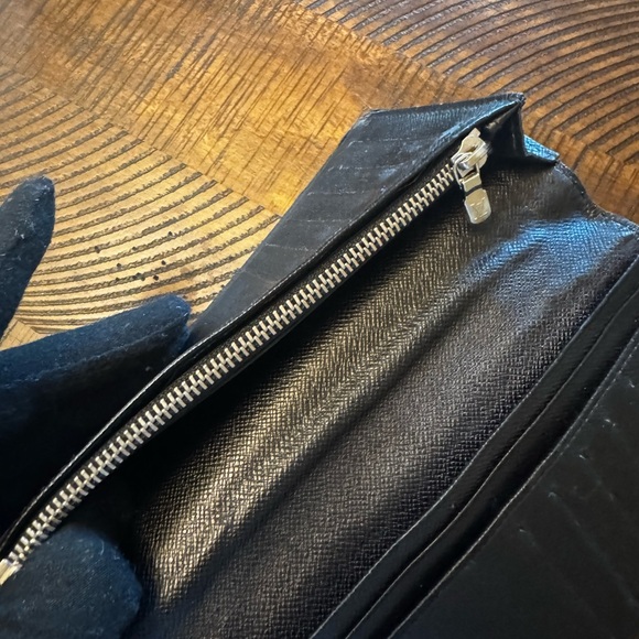 Louis Vuitton Damier Infini Porte feiulle
Brazza Long Wallet Purse/authentic - Picture 9 of 12